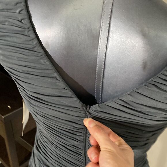 NWT ADRIANNA PAPELL stingy heavily lined cap sleeve glitter ruffle layer ruched - Picture 5 of 16